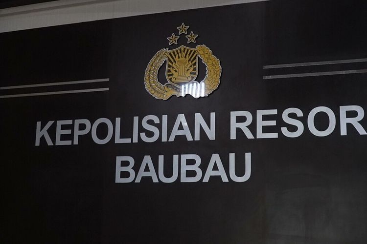 Satreskrim Polres Baubau, Sulawesi Tenggara, memberikan penjelasan kronologi pencabulan terhadap dua orang anak dibawah umur, AS (4) dan AR (9) dengan dugaan tersangka adalah kakak tiri korban inisial AP (19)