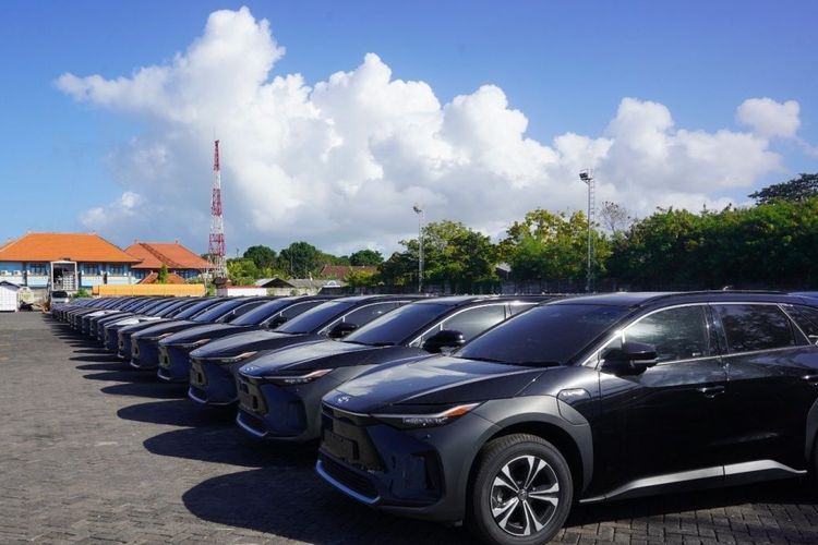 440 mobil listrik di Pelabuhan Benoa Bali.
