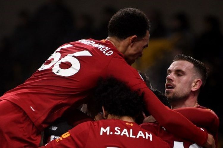 Trent Alexander-Arnold, Mohamed Salah, dan Jordan Henderson pada laga Wolverhampton Wanderers vs Liverpool dalam lanjutan pekan ke-24 Liga Inggris 2019-2020.