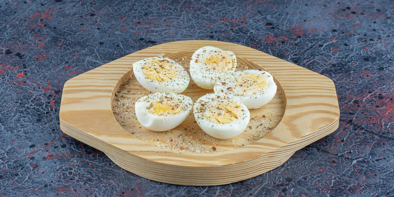 ilustrasi putih telur, makananyang baik untuk penderita penyakit ginjal.