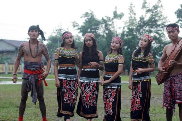 Suku Dayak di Desa Cipta Karya, Kabupaten Bengkayang, Kalimantan Barat 
