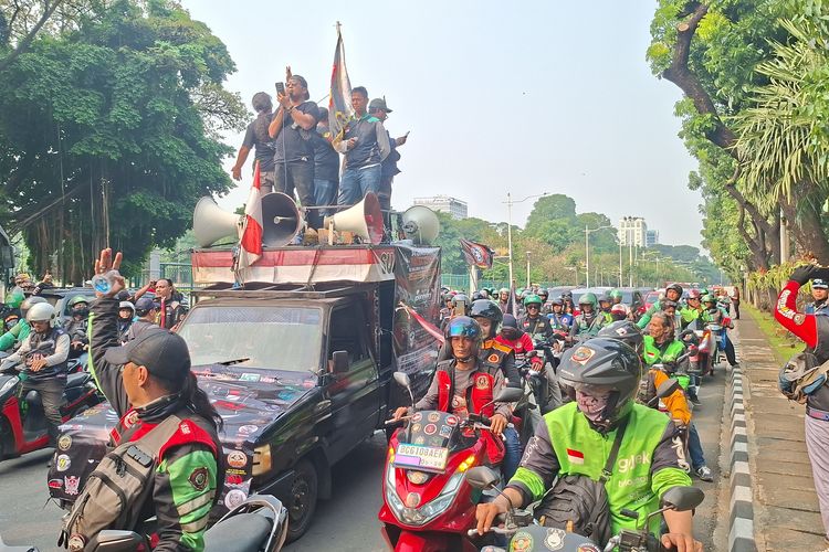 Ojol Pertanyakan Potongan Komisi 8 Persen, Ternyata Payung Hukumnya Belum Rampung