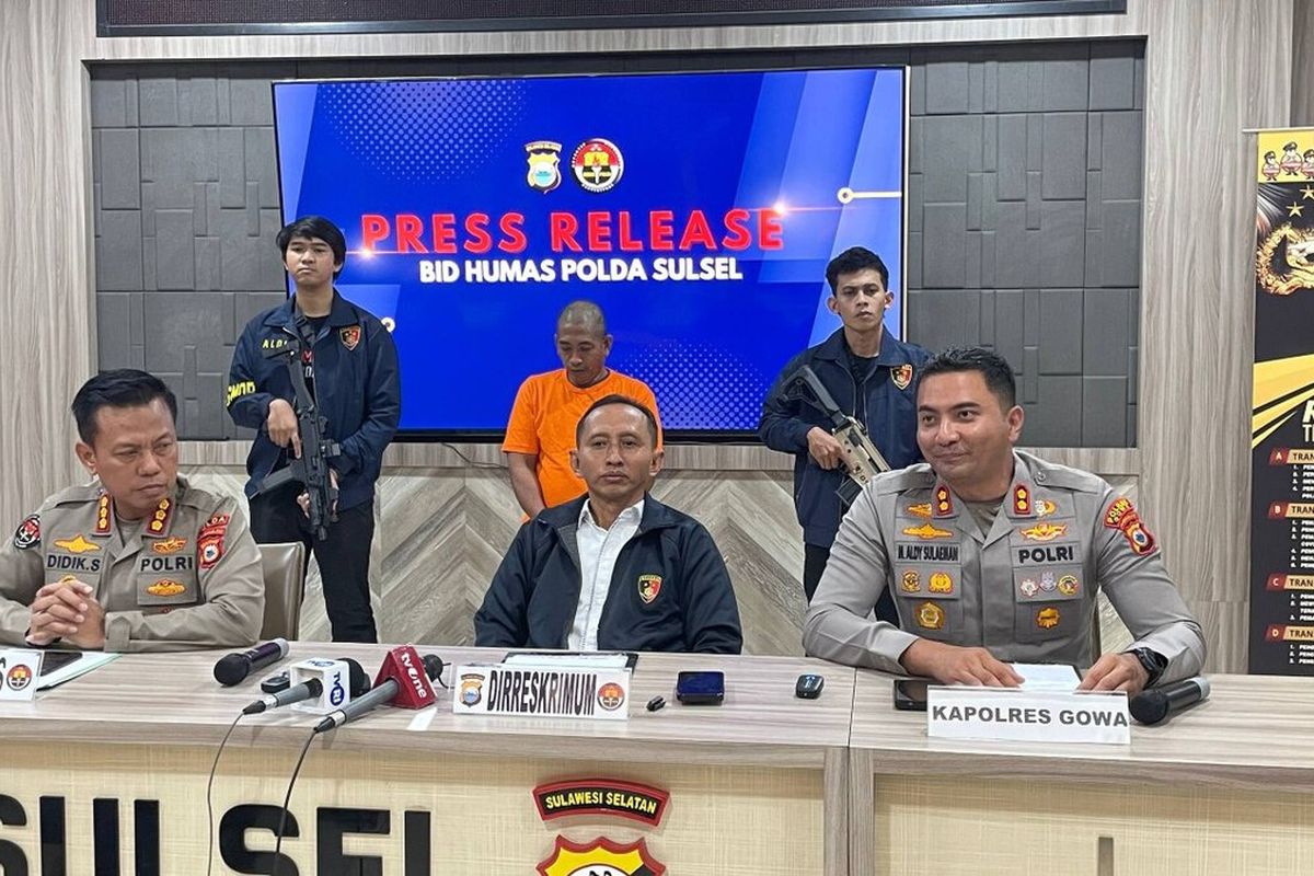 Konferensi pers penangkapan pelaku penembakan seorang staf desa di Sulsel yang digelar di Mapolda Sulsel, Jalan Perintis Kemerdekaan, Kota Makassar, Sulsel, Selasa (8/7/2025).