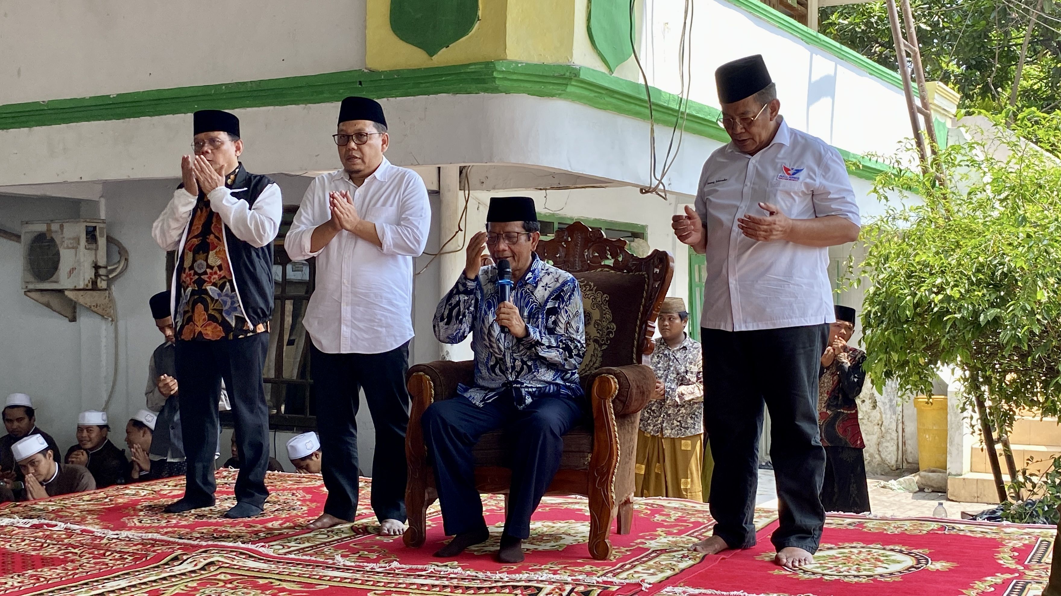 Mahfud MD Komentari Gestur Jari Jokowi di Perayaan Natal Nasional: Tak Ada Pesan Politik