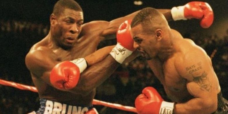 Frank Bruno (kiri) dua kali dikalahkan  Mike Tyson (kanan)