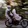 Jangan Naik Motor Pakai Sandal Jepit, Terutama Motor Kopling