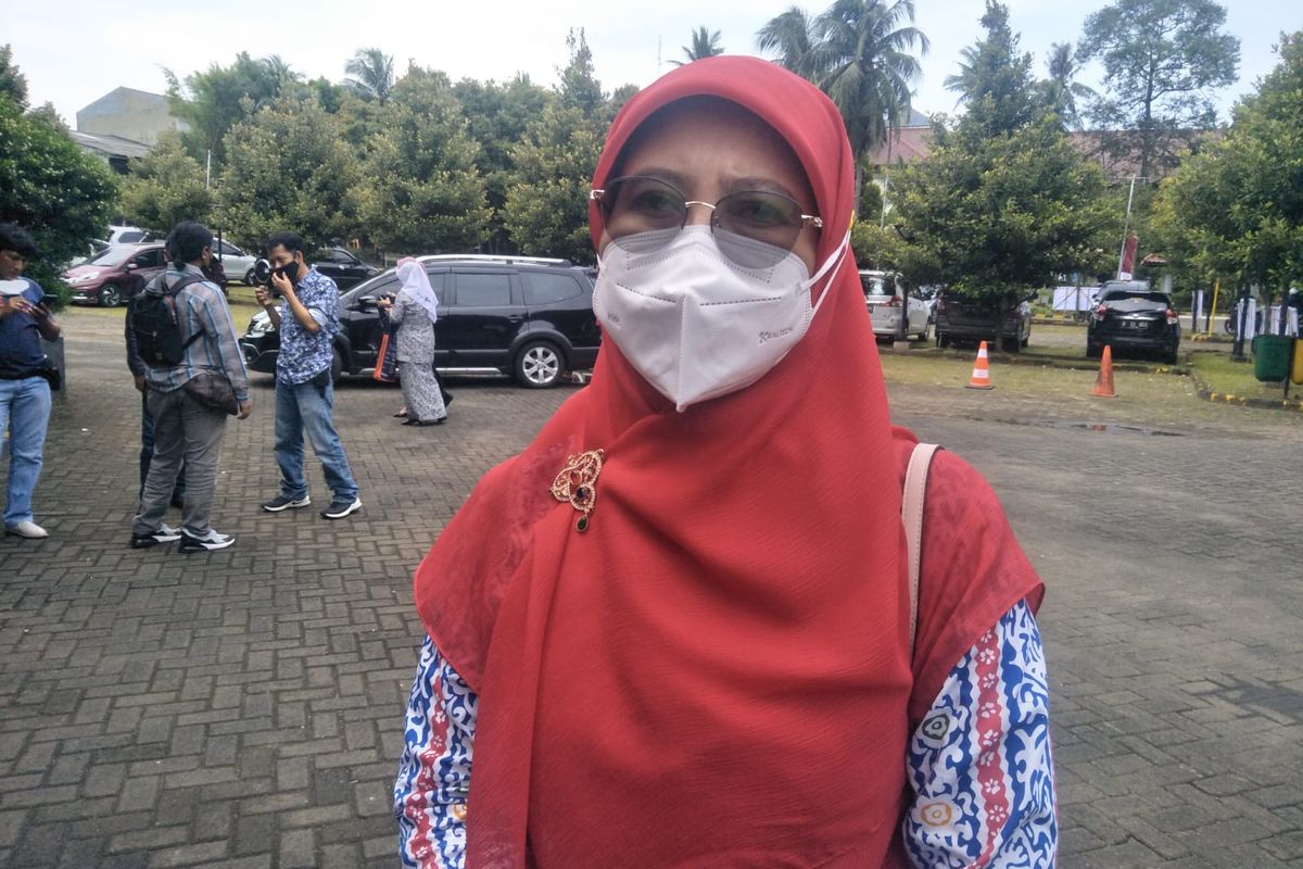 Kepala Dinas Kesehatan Kota Depok, Mary Liziawati saat memberikan keterangan soal kasus penurunan Covid-19 Kota Depok di Hotel Bumi Wiyata, Sabtu (19/3/2022).