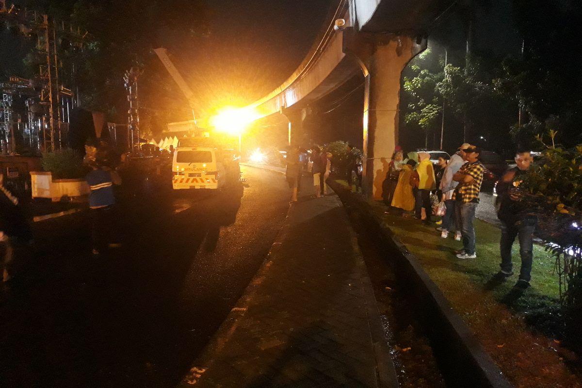 Suasana di depan Museuk KTT Non-Blok Taman Mini Indonesia Indah (TMII), Jakarta Timur, jelang perayaan tahun baru, Selasa (31/12/2019).