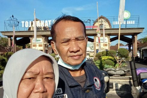 Cerita Suami Istri Lansia, Naik Vespa dari Kediri ke Bali untuk Hadiri 