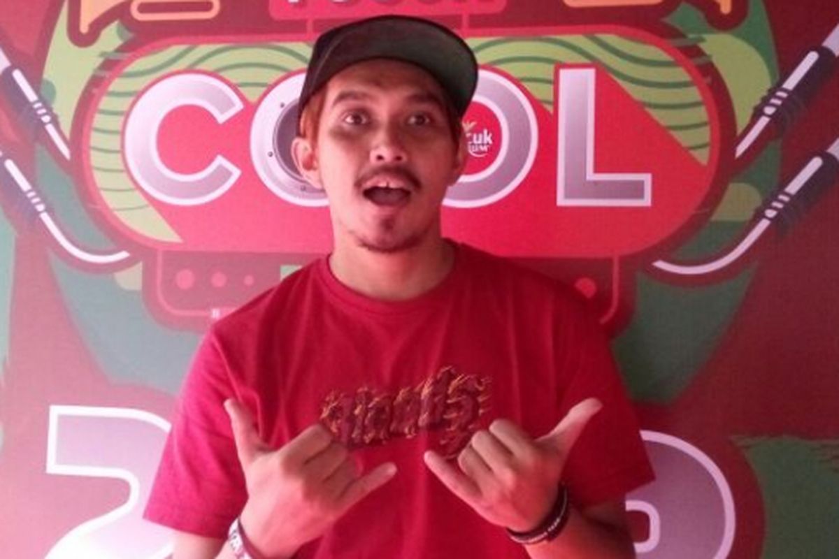 Aska Pratama, vokalis band pop punk Rocket Rockers