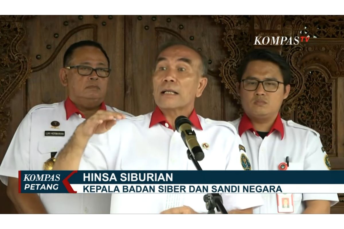 Kepala Badan Siber dan Sandi Negara (BSSN) Hinsa Siburian saat memberikan konferensi pers  di kantor BSSN di Sawangan, Depok, Selasa (13/9/2022).