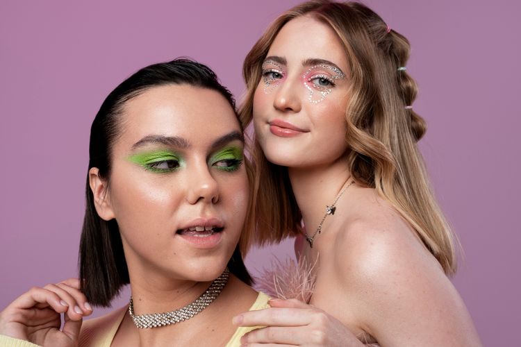 Rekomendasi Makeup Nuansa Pink dan Hijau ala Brave Pink Hero Green