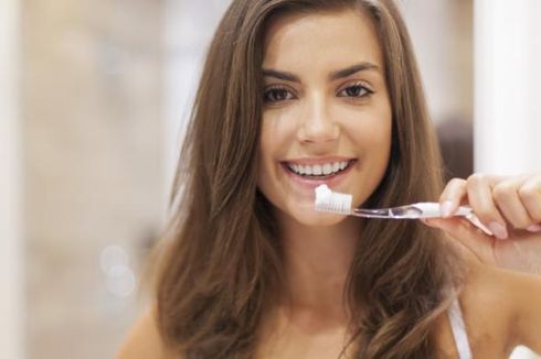 Cegah Efek Samping Proses Pemutihan Gigi