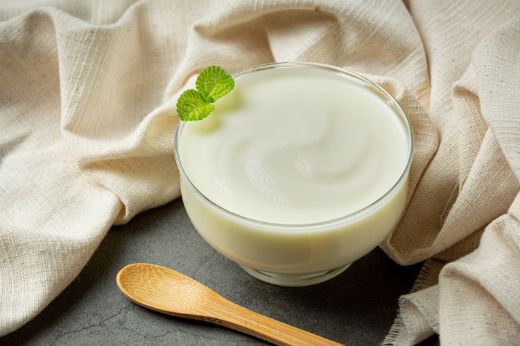 Yogurt merupakan salah satu makanan yang direkomendasikan untuk penderita kanker tiroid. 