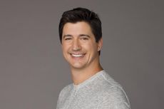 Ken  Marino Akan Lawan Monster 