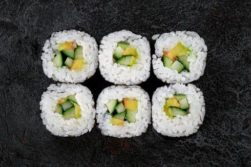 Resep Sushi untuk Anak, Isi Timun dan Alpukat