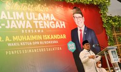 Tak Hanya Benteng Agama, Gus AMI Sebut Pesantren sebagai Kekuatan Sosial, Ekonomi, dan Budaya