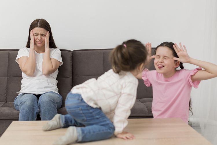 3 Penyebab Kakak Adik Sering Bertengkar, Salah Satunya Sikap Pilih Kasih Orangtua