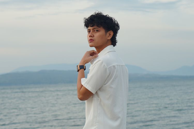 Stevan Pasaribu meluncurkan lagu baru bertajuk Beri Aku Kesempatan.