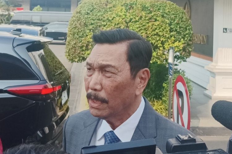 Ketua Dewan Penasihat Partai Golkar yang juga Menko Marves Luhut Binsar Pandjaitan di Kompleks Istana Kepresidenan, Jakarta, Senin (14/8/2023).