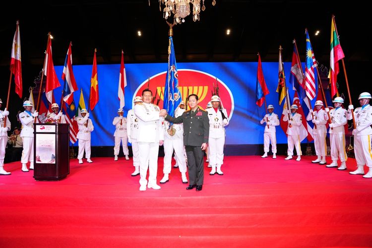 Panglima TNI Laksamana Yudo Margono saat memimpin sidang ke-20 ASEAN Chief of Defence Forces Meeting (ACDFM) di Candi Ballroom, Apurva Kempinski Hotel, Nusa Dua, Bali, pada Rabu (7/6/2023). 