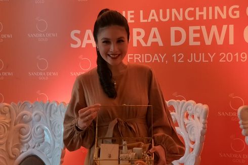 Luncurkan Lini Perhiasan, Sandra Dewi Bagikan Suvenir Mewah