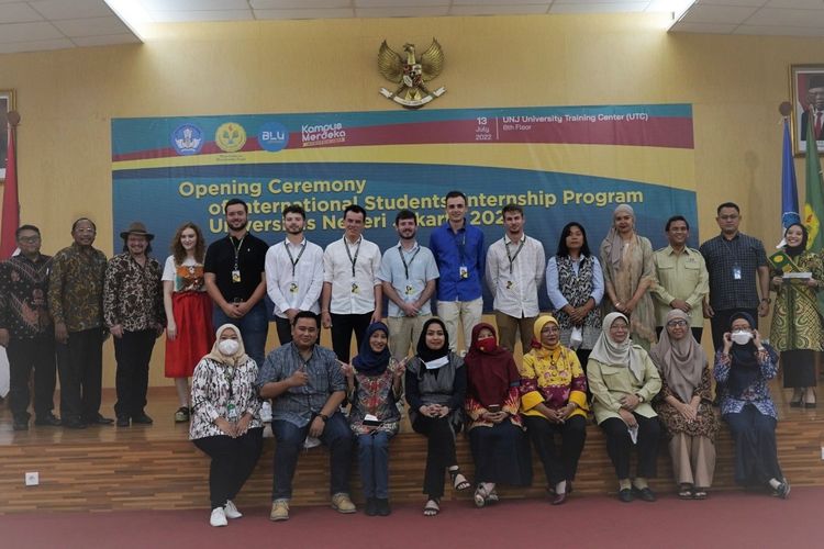 Pembukaan magang mahasiswa internasional hasil kerja sama LP3M UNJ dan Atase Pendidikan dan Kebudayaan Kedutaan Indonesia di Perancis (Atdikbud Perancis), pada Rabu, 13 Juli 2022 di Gedung UTC UNJ, Jakarta.