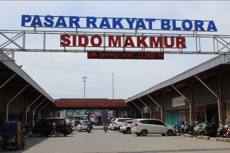 Kondisi di Pasar Rakyat Blora Sido Makmur, Senin (13/12/2021)