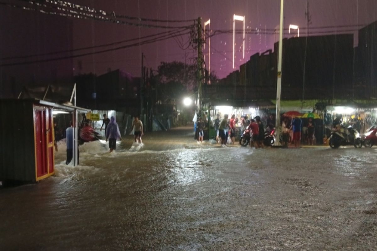 Update Banjir Jakarta Sabtu Pagi: 90 RT dan 9 Ruas Jalan Masih Tergenang