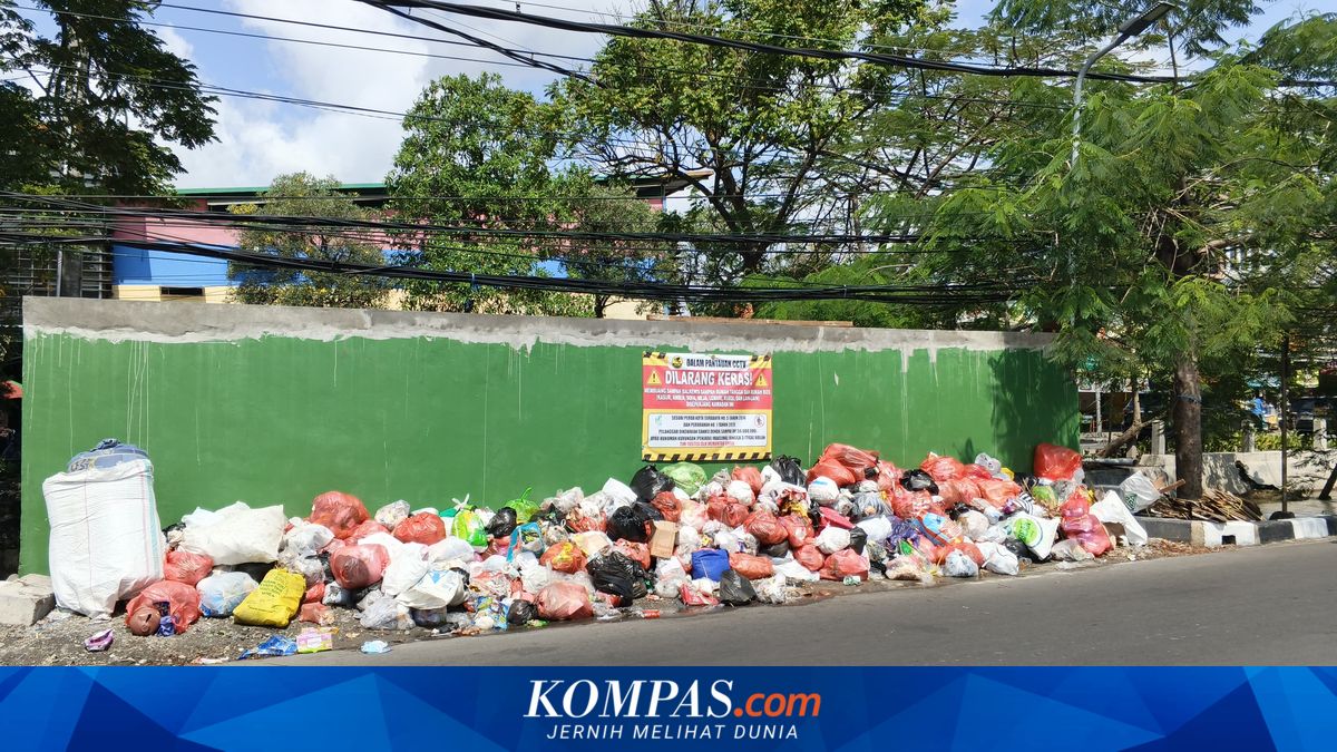 Sudah Dilarang-Ditegur, Warga Tetap Buang Sampah Sembarangan di Belakang TPS Wiyung
