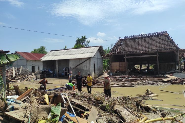 Banjir Demak Sebabkan 12 Rumah Hilang dan 7 Rusak Berat, Bupati Janjikan Perbaikan