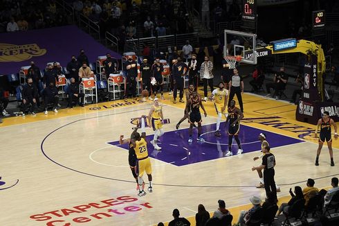 Cetak 3 Poin Menentukan Depan Steph Curry, LeBron Bawa Lakers Kalahkan Warriors