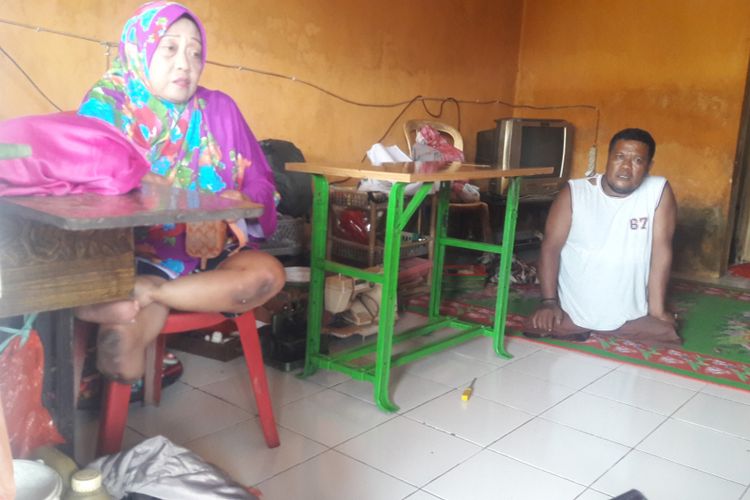 Pasangan suami isteri Difabel di Kabupaten Gowa, Sulawesi Selatan sukses membina rumah tangga dengan segala keterbatasan yang ada. Kamis, (14/2/2019). 