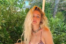 Tato Naga Gigi Hadid Jadi Sorotan