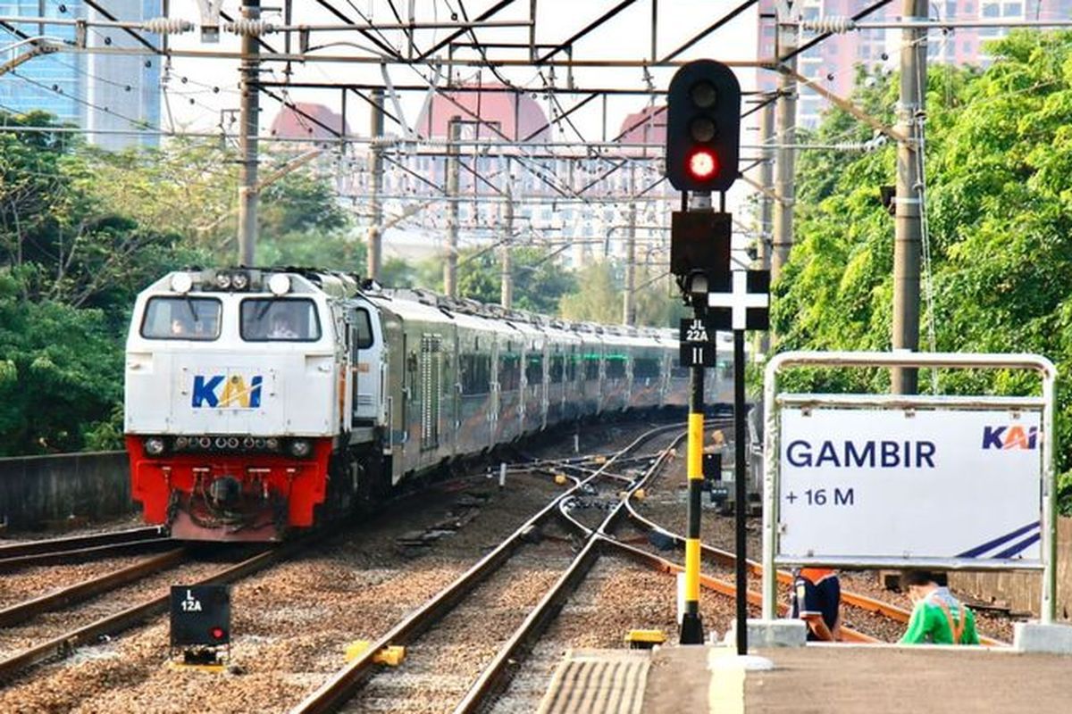 PT Kereta Api Indonesia (Persero) membuka lowongan kerja untuk lulusan D3, D4, S1, dan S2