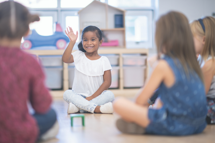 Ilustrasi 9. Perkenalan diri dalam bahasa Inggris