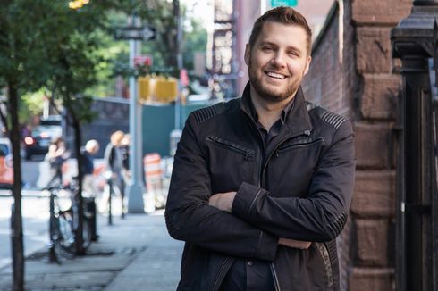 Biografi Mark Manson: Dari Blogger Hingga Penulis Buku Best Seller