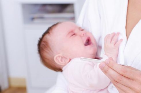 10 Cara Menenangkan Bayi Menangis