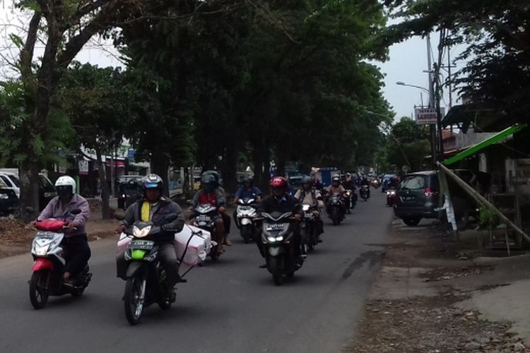 Jalan Ki Angeng Gribig di Kelurahan Madyopuro, Kecamatan Kedung Kandang, Kota Malang yang diproyeksi menjadi penghubung ke Tol Malang - Pandaan, Kamis (26/10/2017)