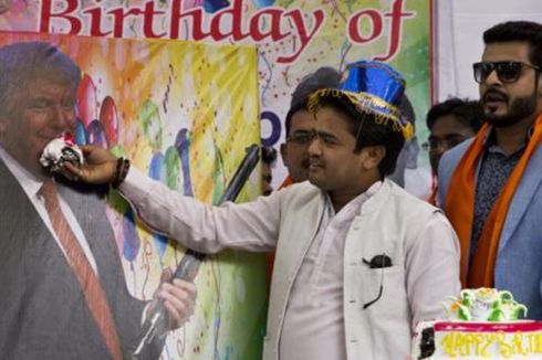 Kelompok Hindu Rayakan Ulang Tahun Donald Trump di New Delhi