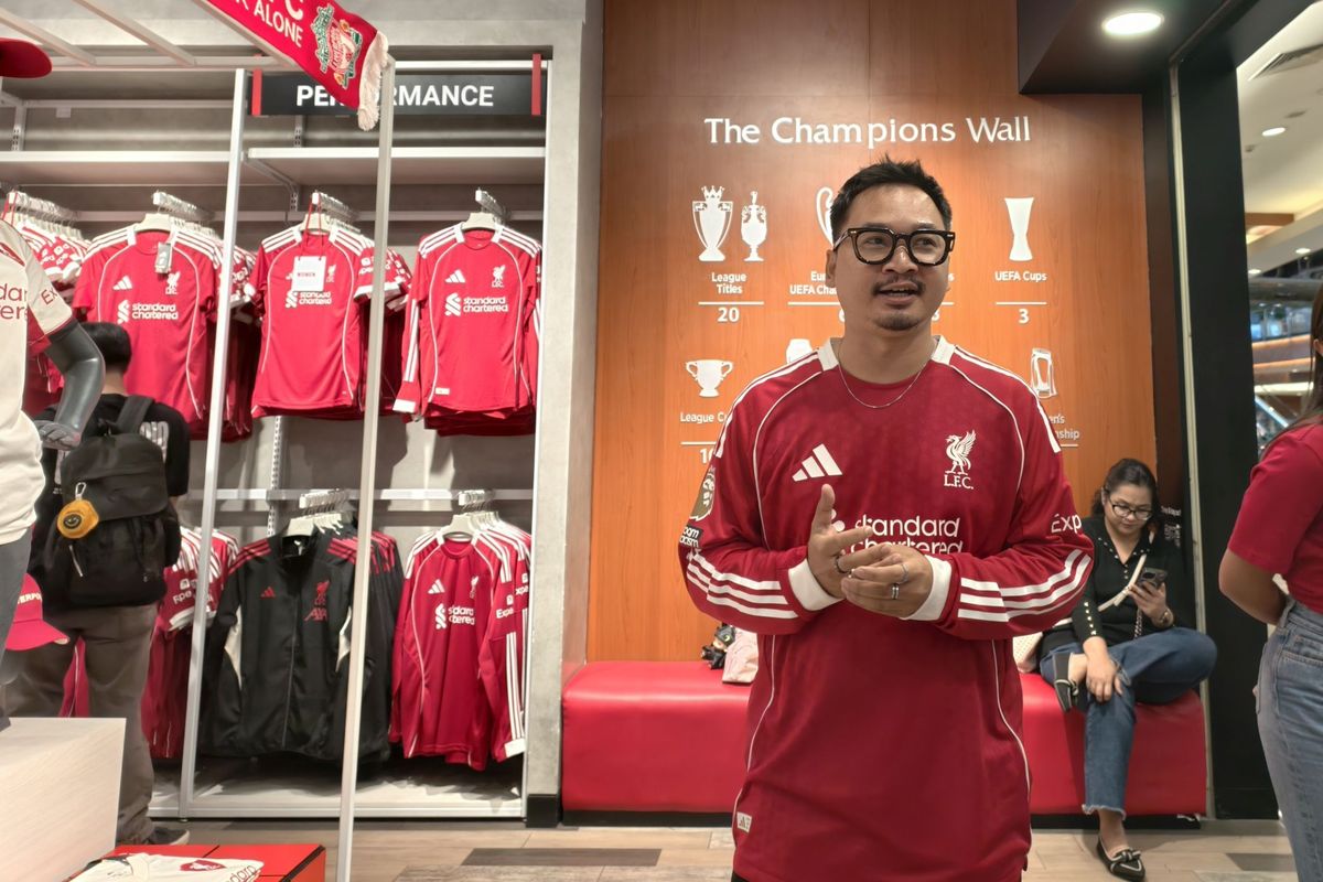 Brand Manager of Liverpool FC Retail Indonesia Febriansyah Pradana saat ditemui pada acara launching jersey anyar Liverpool 2025-2026 pada Jumat (1/8/2025).