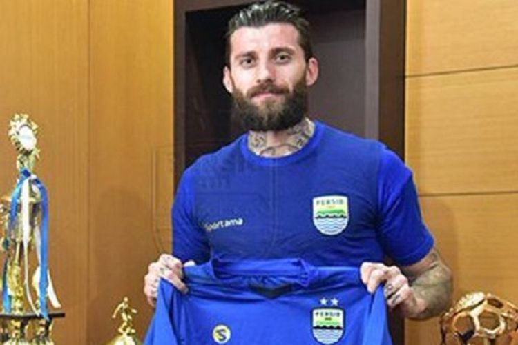 Bek baru Persib Bandung asal Serbia, Bojan Malisic.