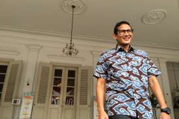 Bakal calon gubernur DKI Jakarta, Sandiaga Uno di Balai Kota, Jakarta, Jumat (12/8/2016).