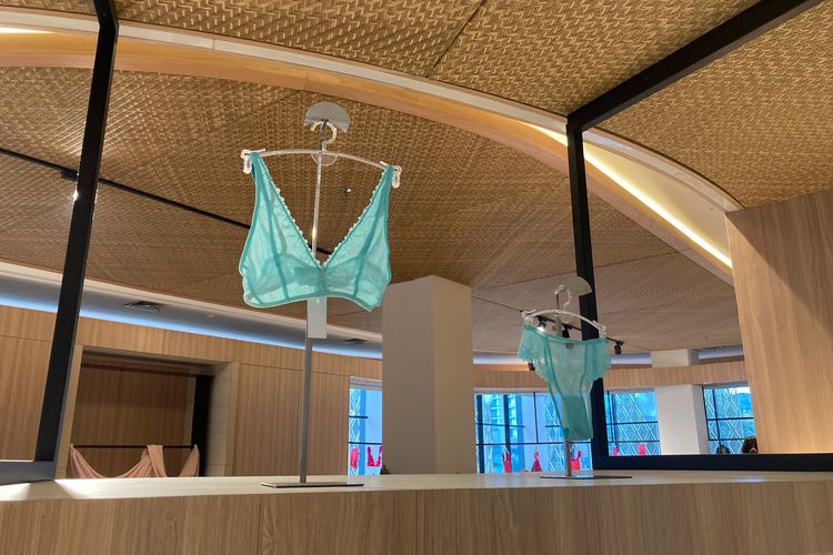 Koleksi bOOka Lingerie di Sarinah, Jakarta, Rabu (11/6/2025).