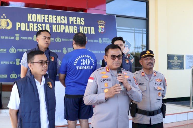 Dosen Asal NTT Buron Kasus Penipuan Ditangkap di Batam, Polisi Ungkap 4 Perkara