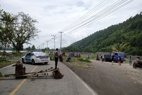 Jalan Trans-Papua Barat di Maruni Rawan Diterjang Ombak, Pemerintah Buat Jalur Alternatif