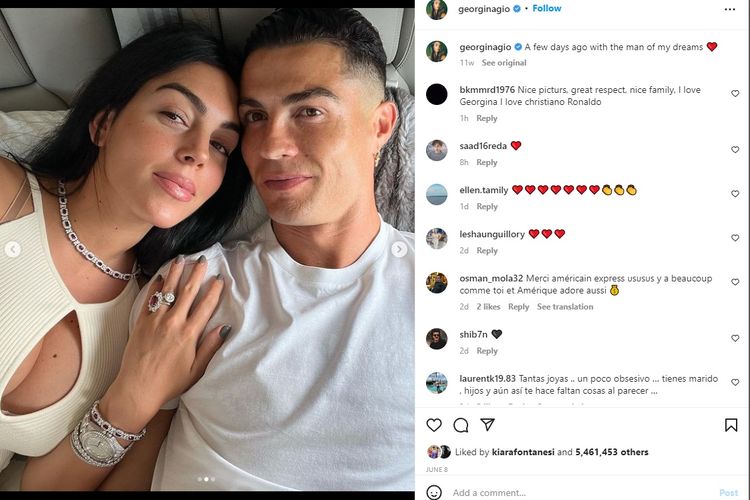 Cristiano Ronaldo bersama Georgina Rodriguez dalam pesawat pribadi