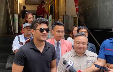 Qiz dostlarim yigitimni porno tomosha qilishga taklif qilishdi.