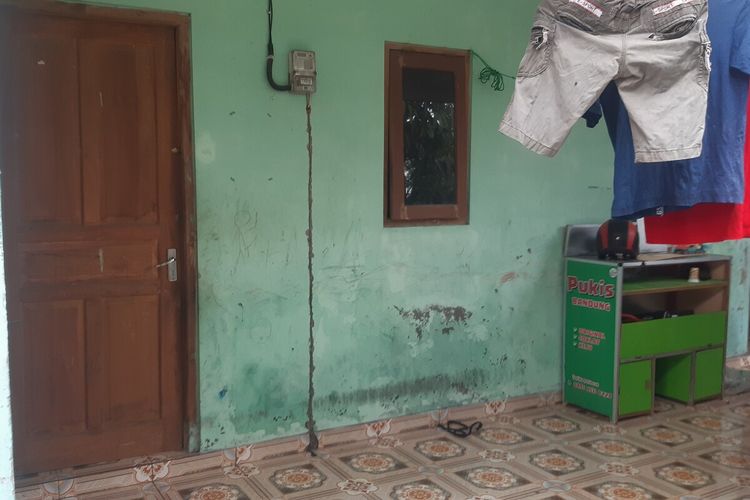 Indekos AS, terduga pelaku bom bunuh diri di Mapolsek Astana Anyar Bandung. Indekos tersebut berada di Dusun II, Siwal, Kecamatan Baki, Kabupaten Sukoharjo, Jawa Tengah, Rabu (7/12/2022).