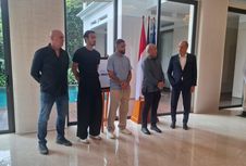 Persib Serahkan Jersey ke Kedubes Perancis, Perluas Relasi Internasional